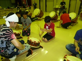 けいに玉入れ指導.JPG